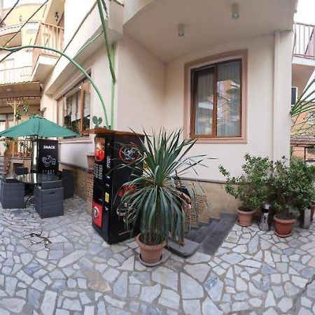 Danisimo Hotel Tbilisi Eksteriør bilde
