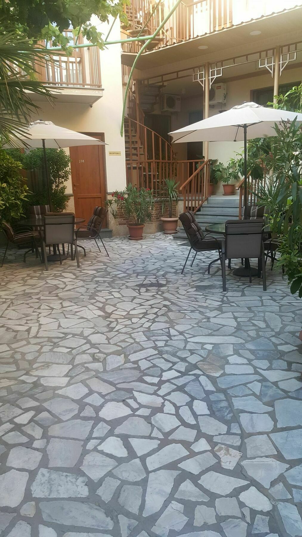 Danisimo Hotel Tbilisi Eksteriør bilde